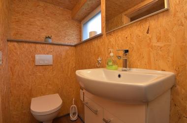 Ferienhaus 5, Bad mit Dusche / WC